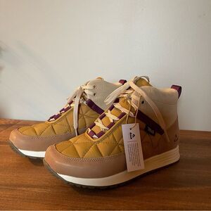 NWT TEVA EMBER COMMUTE WATERPROOF Hiking Boots Shoes Sz 6